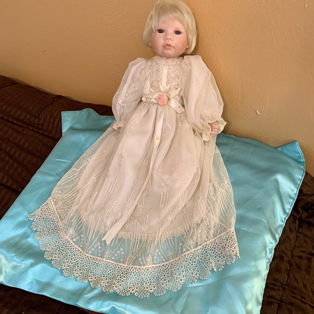 VINTAGE HEAVENLY CHRISTENING DOLL